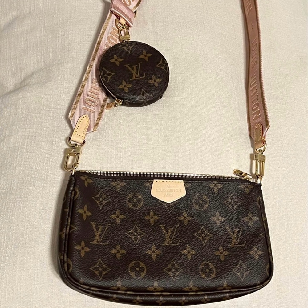 Louis Vuitton multi pochette